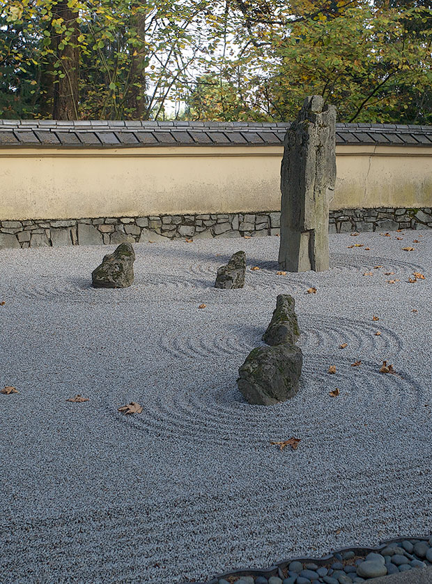  Japanese Sand and Stone garden 